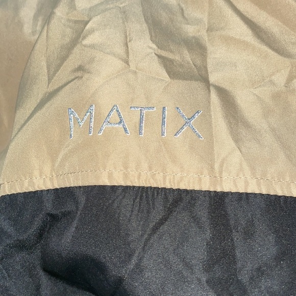 Beige and black windbreaker from Matix. - Picture 4 of 5